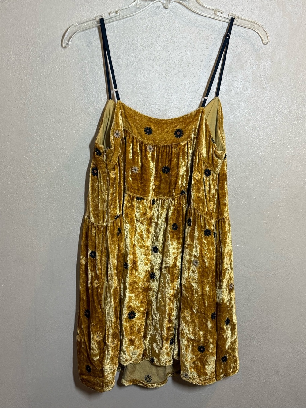 Kimchi Blue Alice Embroidered Gold Velvet Tiered Babydoll Minidress Sz Med - Picture 2 of 2